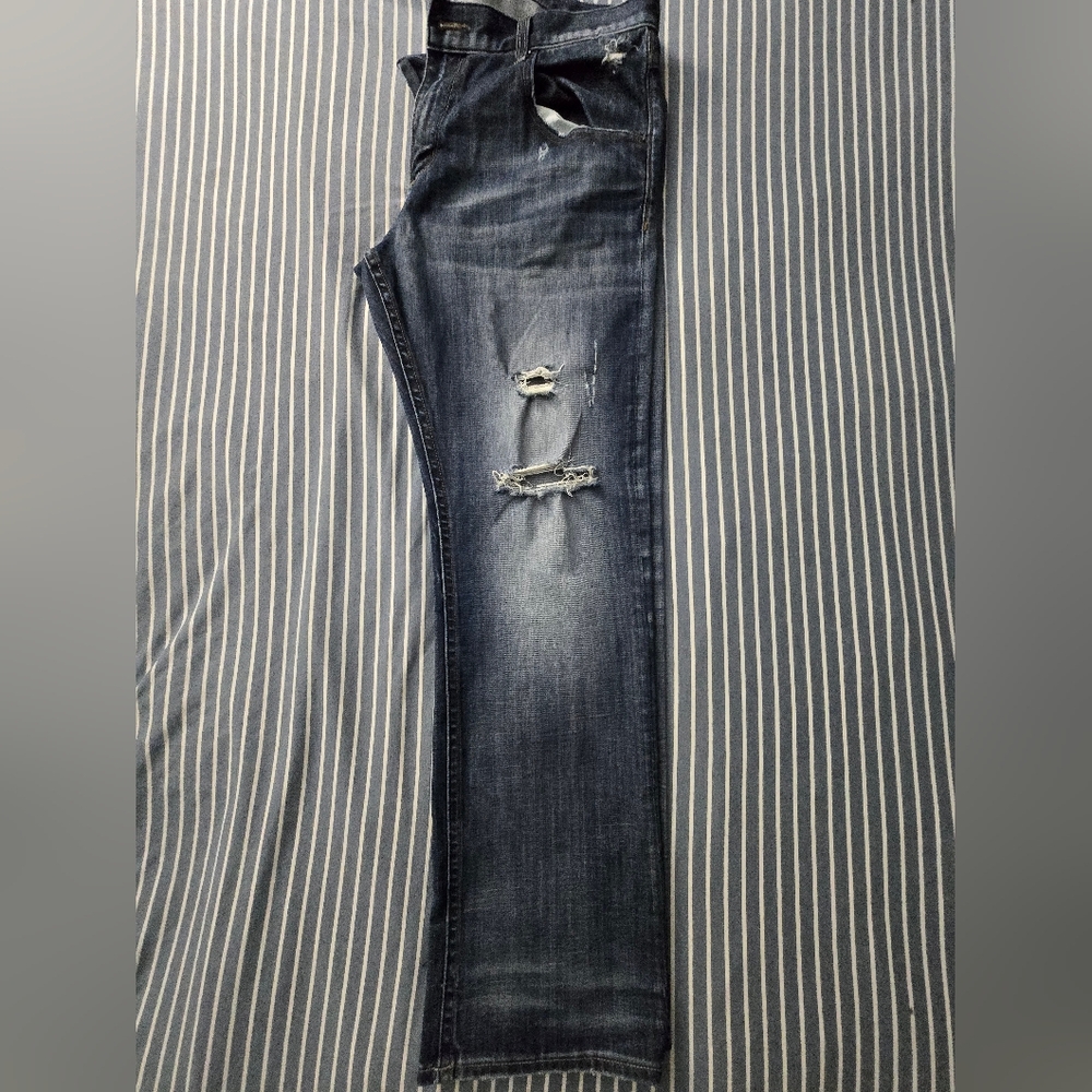 Driftwood Distressed Blue Jeans - Picture 2 of 9